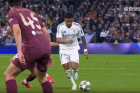 AYX-姆巴佩回归赛场，比分优势明显首场状态亮眼，公牛观众沸腾！的简单介绍