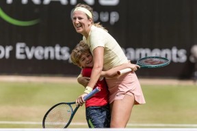 AYX-包含阿扎伦卡迎来五赛季高光表现，RNG球迷沸腾！的词条